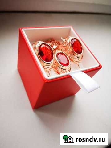 Комплект серьги+кулон+цепочка с красным камнем.Нов Ногинск - изображение 1