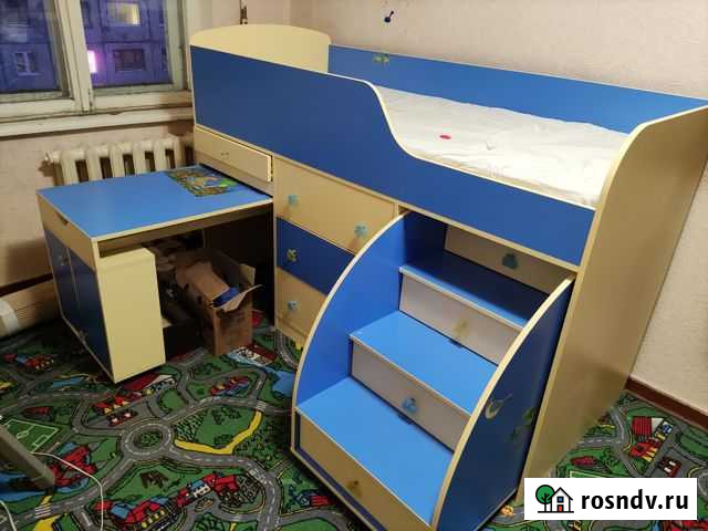 Детская кровать чердак со столом и шкафом Воркута - изображение 1