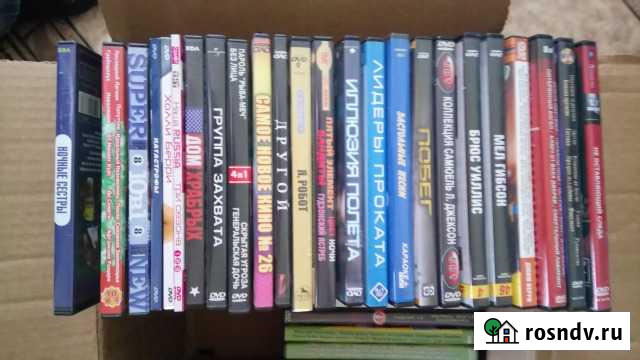 Диски с фильмами и играми 82 штук + 2 подставки Междуреченск - изображение 1