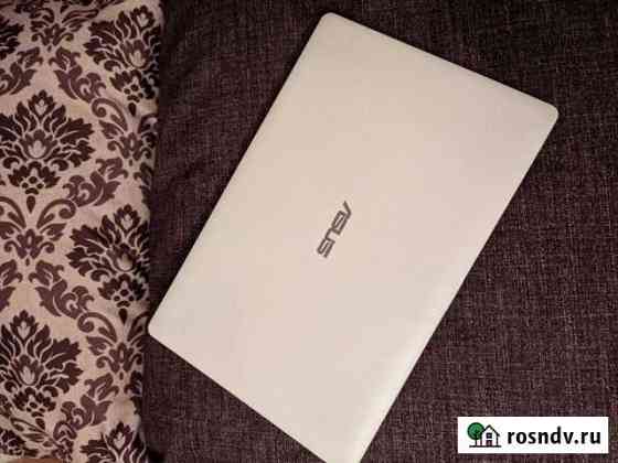 Ноутбук asus X200CA, 4gb Озу, 240ssd Остров