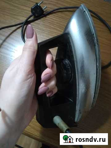 Утюг СССР, винтаж, рабочий. 1981 год Ялта - изображение 1