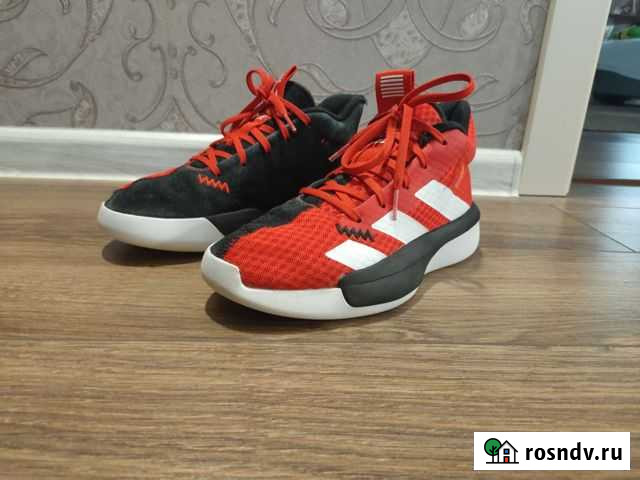 Кроссовки баскетбольные Adidas Десногорск - изображение 1