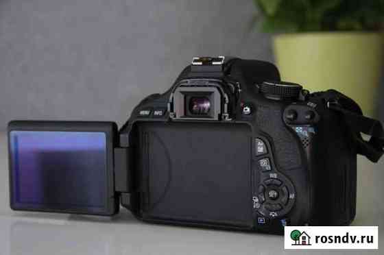 Зеркальный фотоаппарат Canon 600d Омск