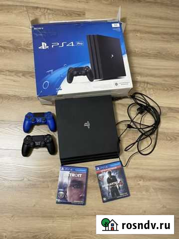 Sony PS4 pro 2 джойстика+ 2 диска Реутов - изображение 1