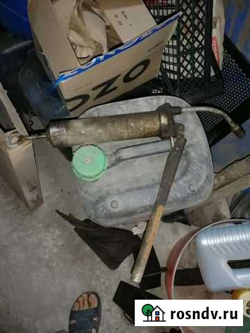 Шприц для шприцовки авто Угловское - изображение 1