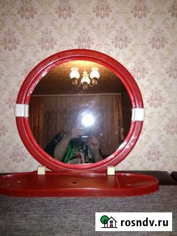 Круглое зеркало для ванной комнаты с полочкой Омск - изображение 1