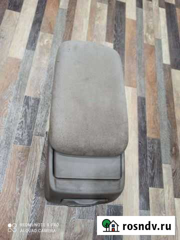Подлокотник Toyota Mark 2 110 кузов Полтавская - изображение 1