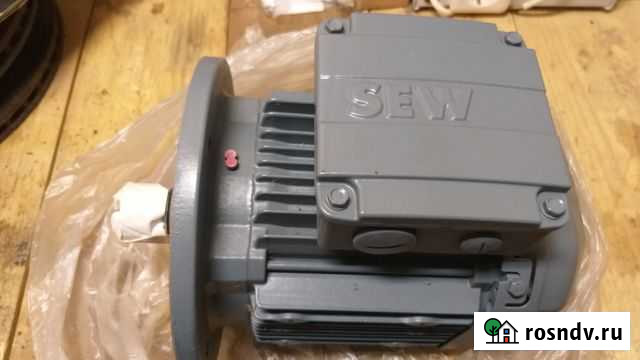 Двигатель DRS80S4BE1/FG/TH Sew-Eurodrive Саперное - изображение 1