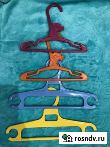 Плечики Губкинский - изображение 1