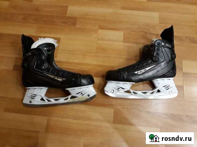 Коньки ccm ribcor 44k на запчасти Киров - изображение 1