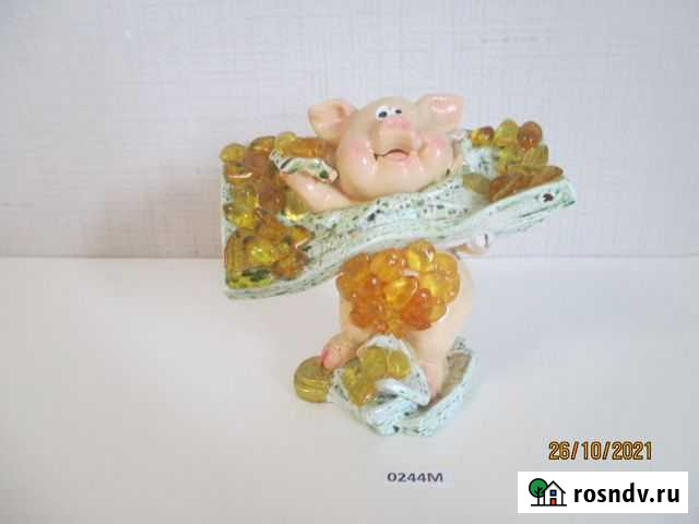 Свинки сувенир из янтаря Калининград - изображение 1