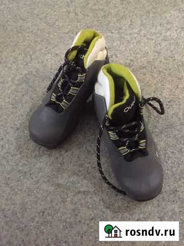 Лыжные ботинки 32 разм + Лыжи 130см Томск - изображение 1