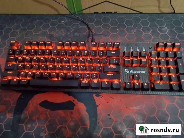 Механическая клавиатура Bloody B800 Ухта - изображение 1