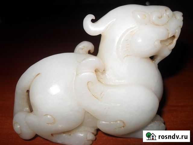 Фигурка из белого нефрита крылатый зверь Галич - изображение 1