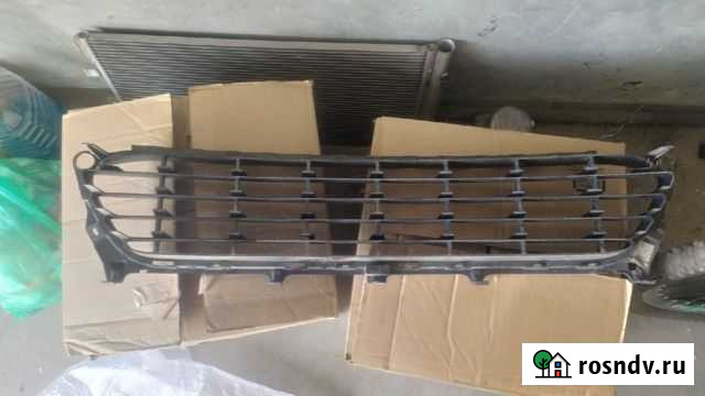 Решетка переднего бампера Рено Fluence Вольск - изображение 1