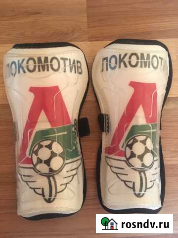 Футбольные щитки Локомотив Великий Устюг - изображение 1