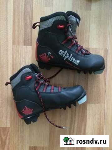 Лыжные ботинки 32 размер Луга - изображение 1