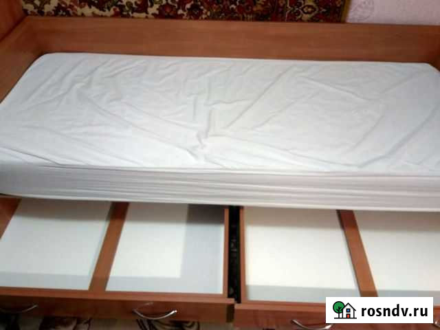 Кровать с матрасом бу Северск - изображение 1