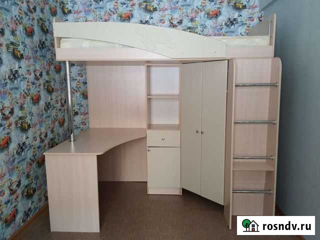 Детская кровать чердак со столом и шкафом Чита - изображение 1