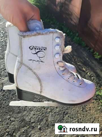 Детские коньки и лыжные ботинки Ижевск - изображение 1