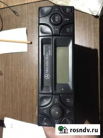 Оригинальный магнитофон w210 мерседес Советск - изображение 1