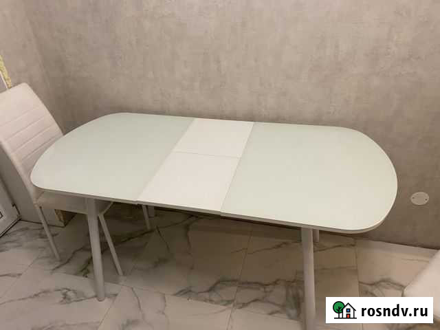 Кухонный стол стеклянный раздвижной со стульями 4 Воронеж - изображение 1