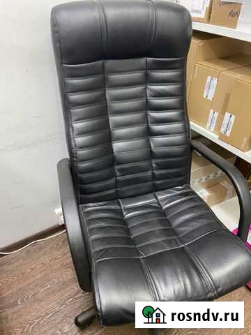 Офисное кресло руководителя Киров - изображение 1