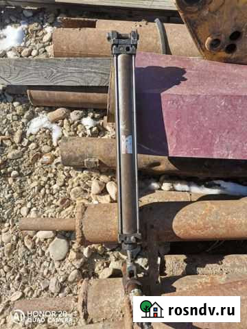 Пневмоцилиндр в хорошем состоянии (размер в описан Биробиджан - изображение 1