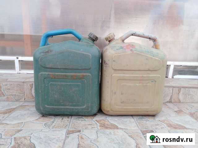 Пластмасовые канистры СССР 20 литров под бензин Павлово - изображение 1