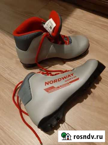 Лыжные ботинки,лыжи и лыжные палки Отрадное - изображение 1