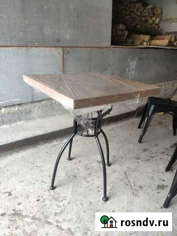 Столы 60*60 столешница массив, металлическое подст Исток - изображение 1