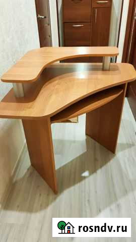 Угловой компьютерный стол бу Апатиты - изображение 1