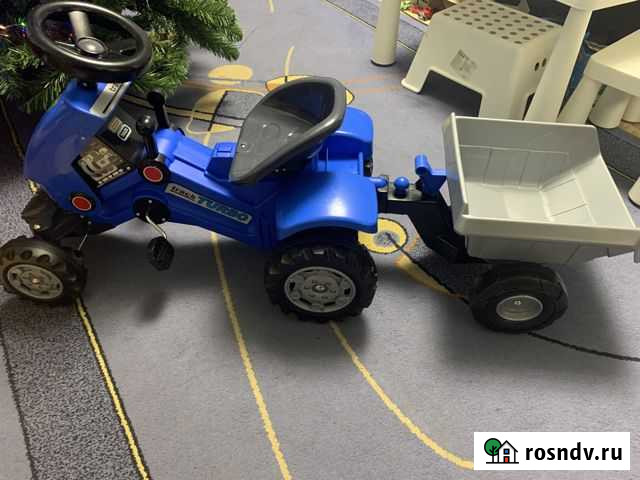 Каталка-трактор с педалями и полуприцепом Владимир - изображение 1