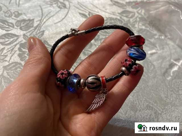 Браслет кожаный сандайт с шармами Воркута - изображение 1