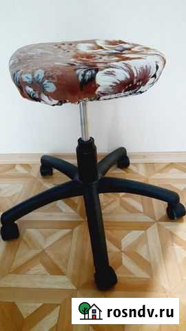 Компьютерный стул на колесах Волгодонск - изображение 1