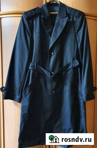 Плащ демисезонный чёрный, военный, 2010 г Петропавловск-Камчатский - изображение 1