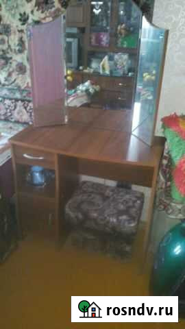 Трюмо туалетный столик с пуфиком Тамбов - изображение 1