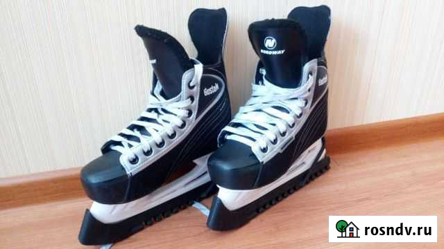 Коньки хоккейные Сосногорск - изображение 1