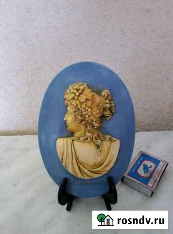Камея на плакетке, керамика. Размер 13на9 Таганрог - изображение 1