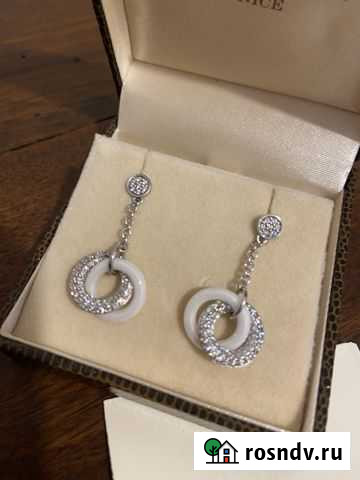 Серебряные серьги с фианитами и керамикой Санкт-Петербург - изображение 1