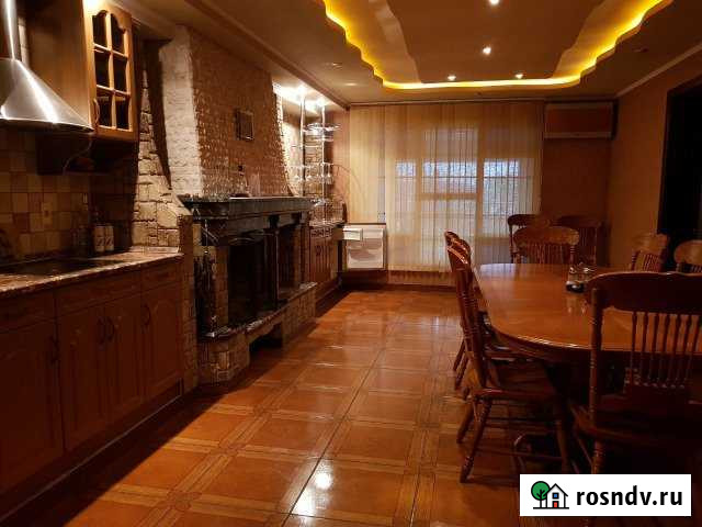 Коттедж 250 м² на участке 6 сот. в аренду посуточно в Краснодаре Краснодар - изображение 1
