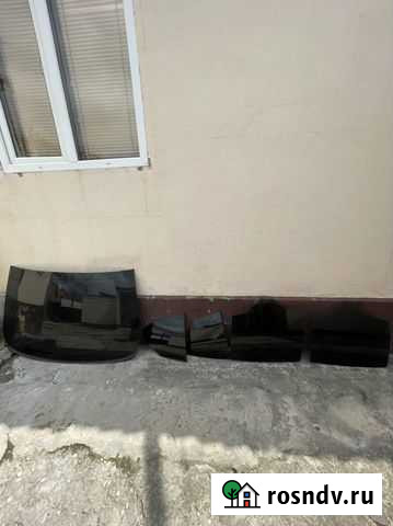 Задние стекла на bmw f10 2011 года оригинал темные Мескер-Юрт - изображение 1