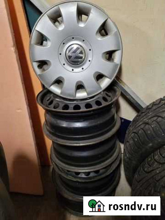 Диски r15 с оригинальными колпаками Кириши - изображение 1