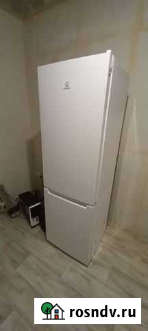 Холодильник indesit Новая Усмань - изображение 1