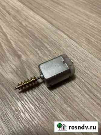 Моторчик багажника Mercedes W164, X164, W251, W211 Радужный