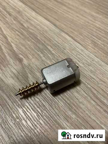 Моторчик багажника Mercedes W164, X164, W251, W211 Радужный - изображение 1