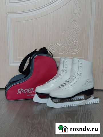 Коньки фигурные натуральная кожа с сумочкой Москва - изображение 1