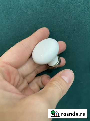 Мебельные ручки кнопки белые Москва - изображение 1