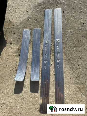 Накладки порогов хром mercedes w204 Раевская - изображение 1