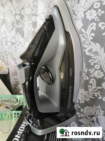 Утюг Redmond Валуйки - изображение 1